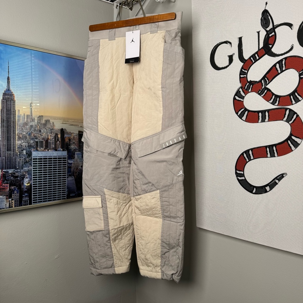 NWT Nike Air Jordan Cozy Women’s Pants Size M